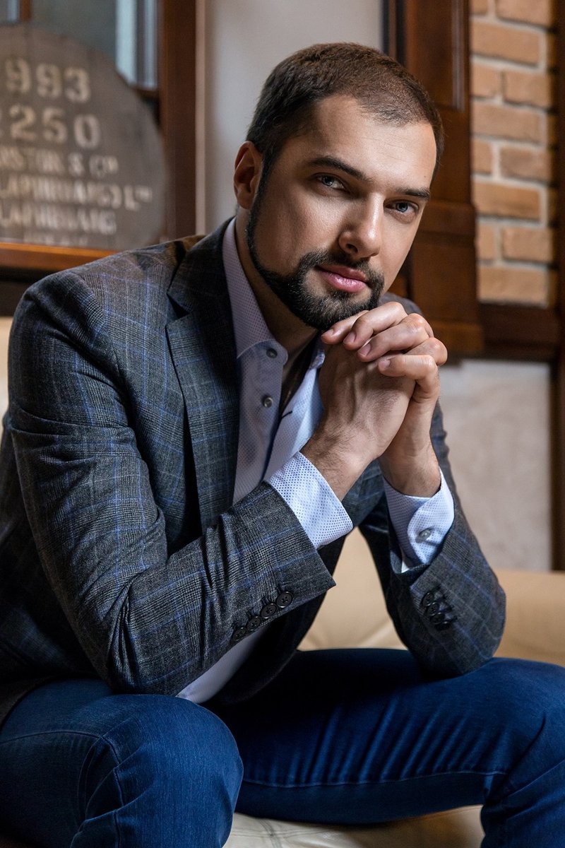 Отоларинголог, ЛОР - хирург Роман Денисенко